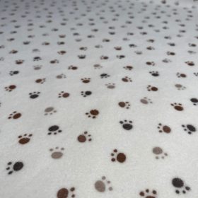 Baby Plüss, Mancs, Törtfehér